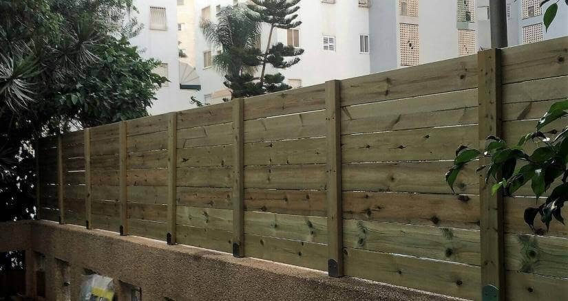 גדר עץ